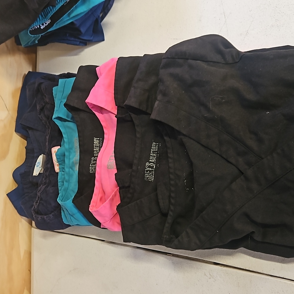 Medium scrubs bundle!
